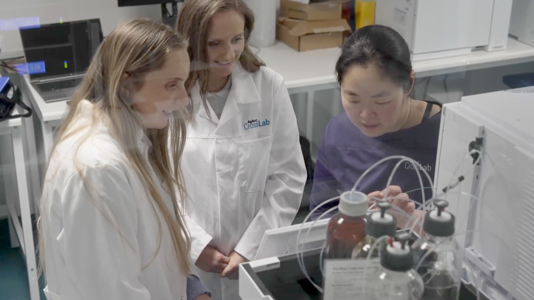 Video of Agilent Infinity III LC delivery to SDU, Denmark, showcasing customer expectations and reactions.